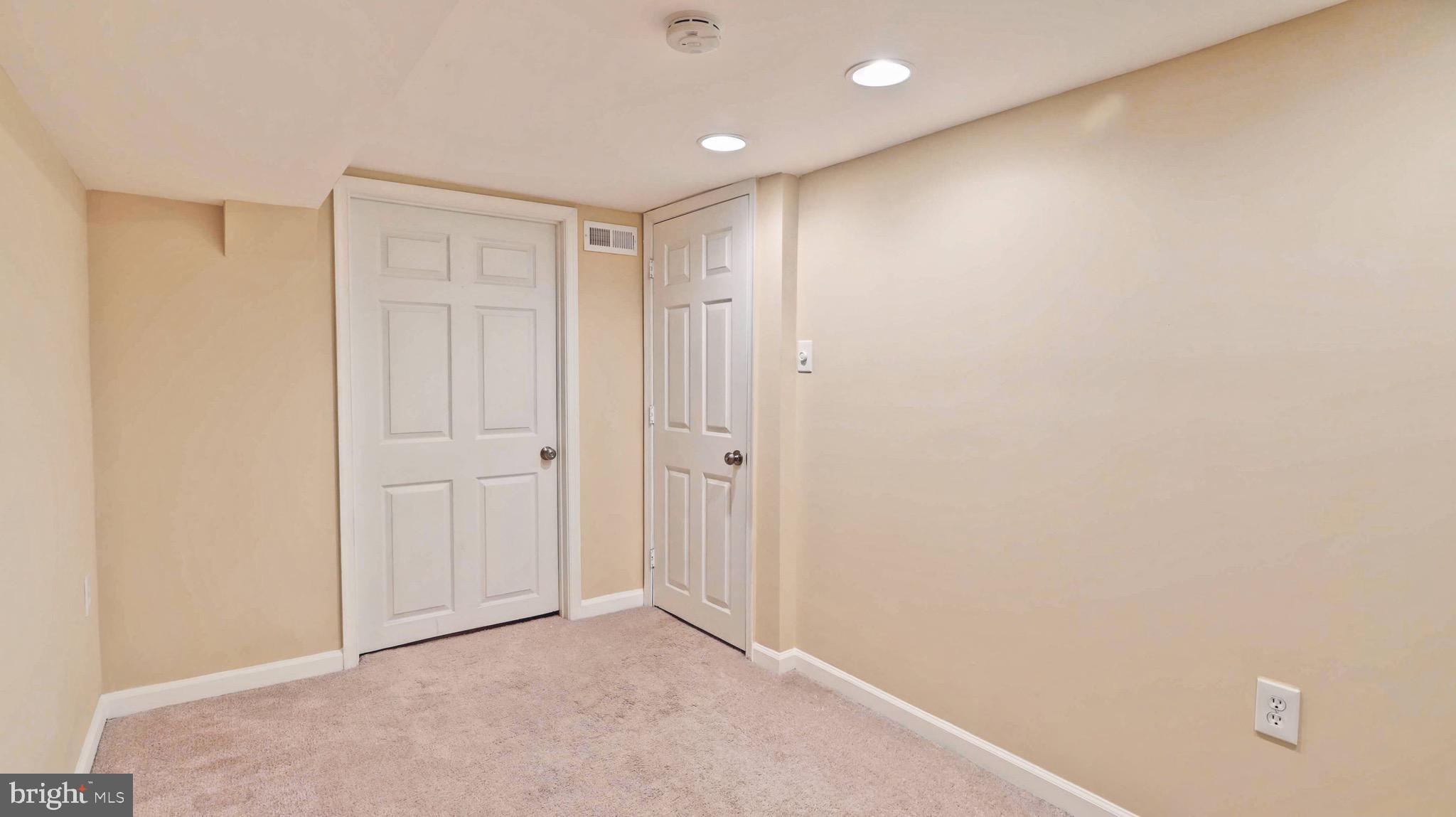 KENSINGTON - Residential