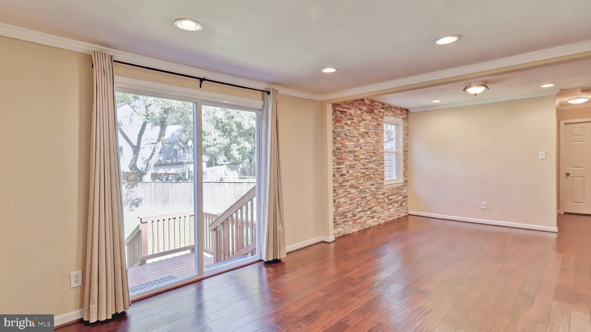 KENSINGTON - Residential