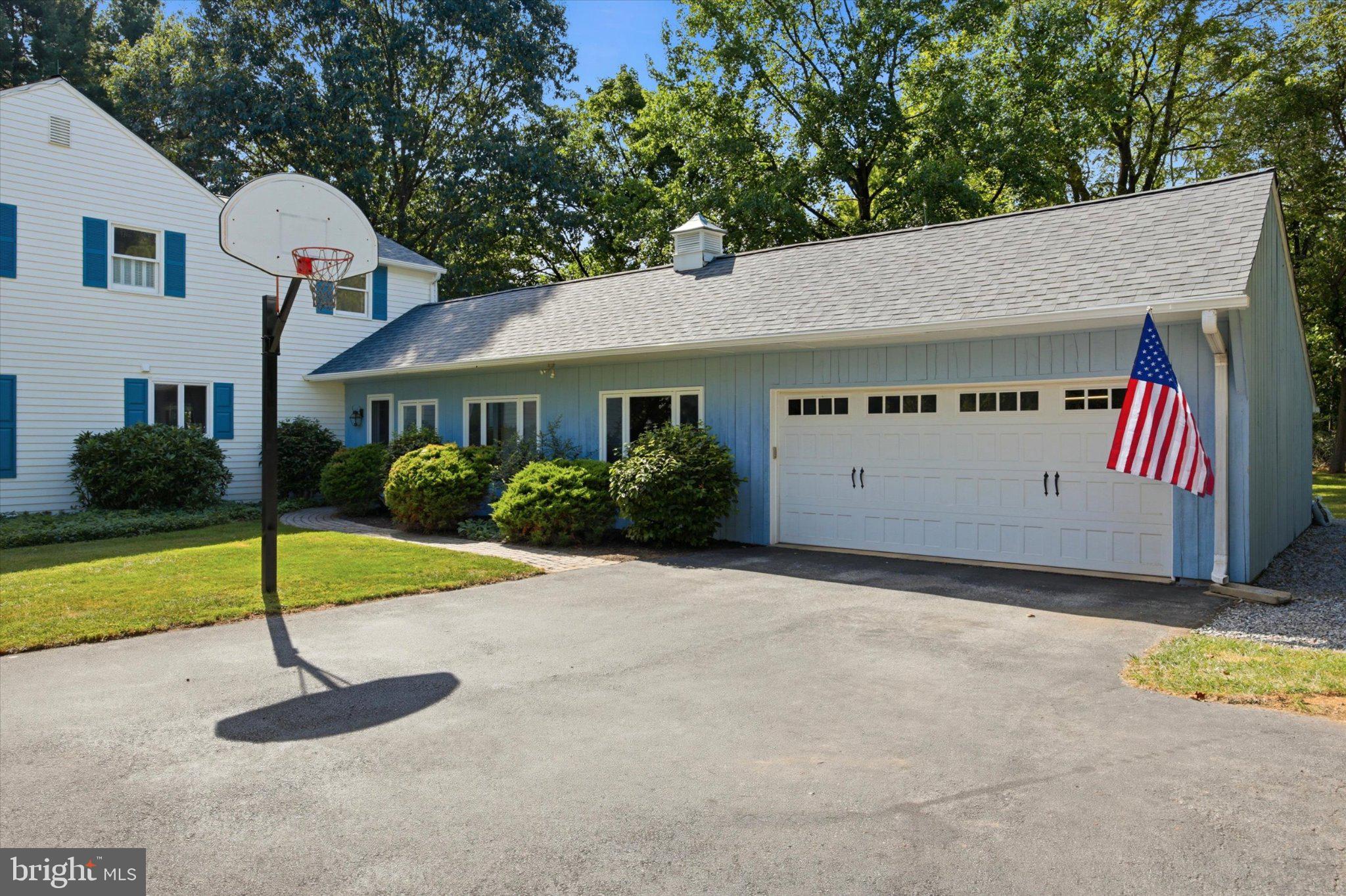 4 GINGERWOOD ROAD