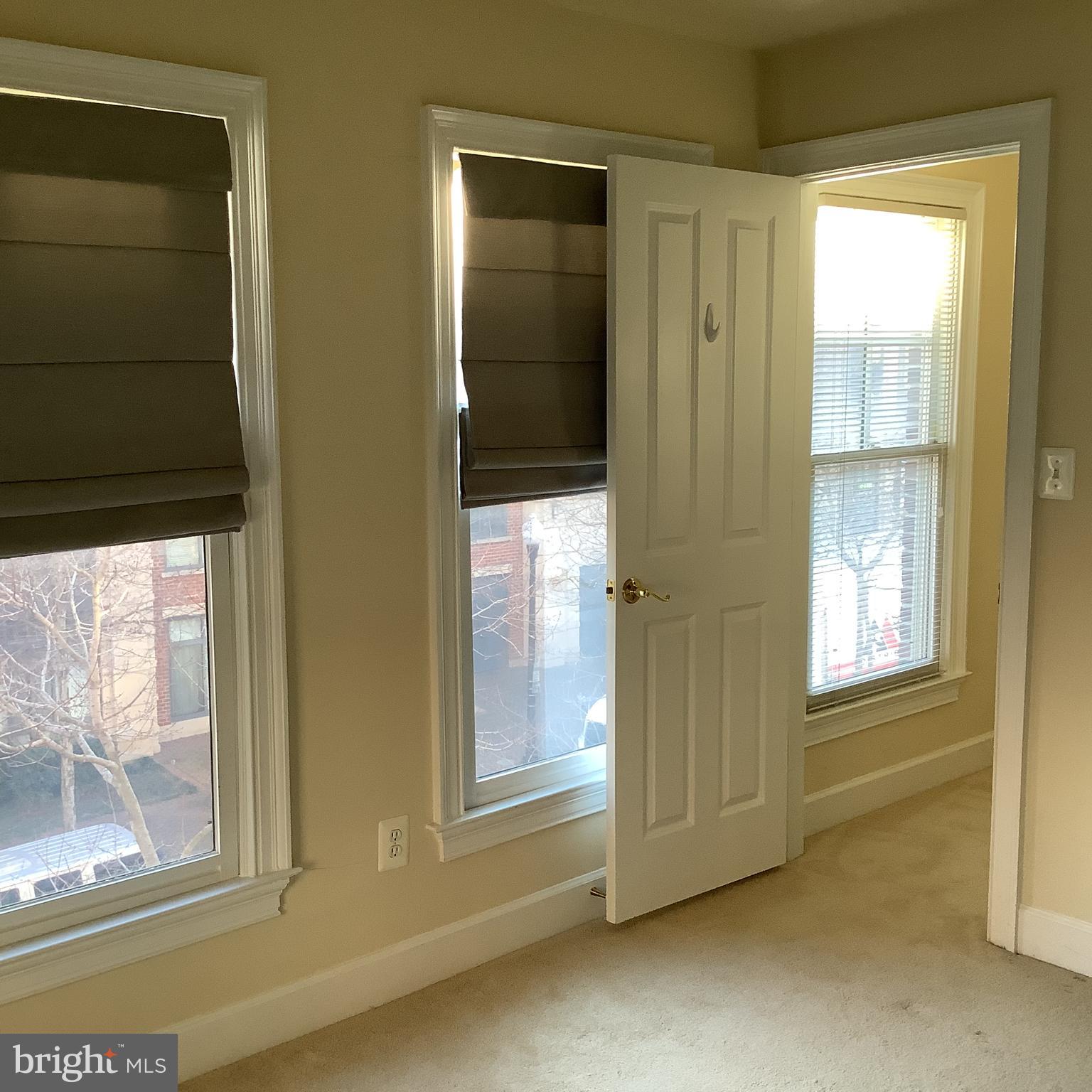 CARLYLE - Residential Lease