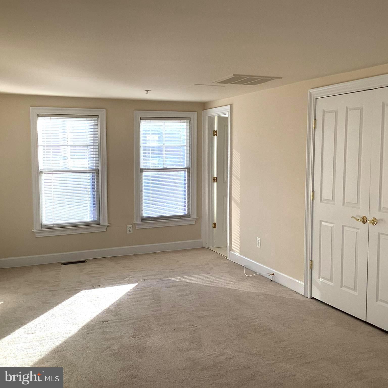 CARLYLE - Residential Lease