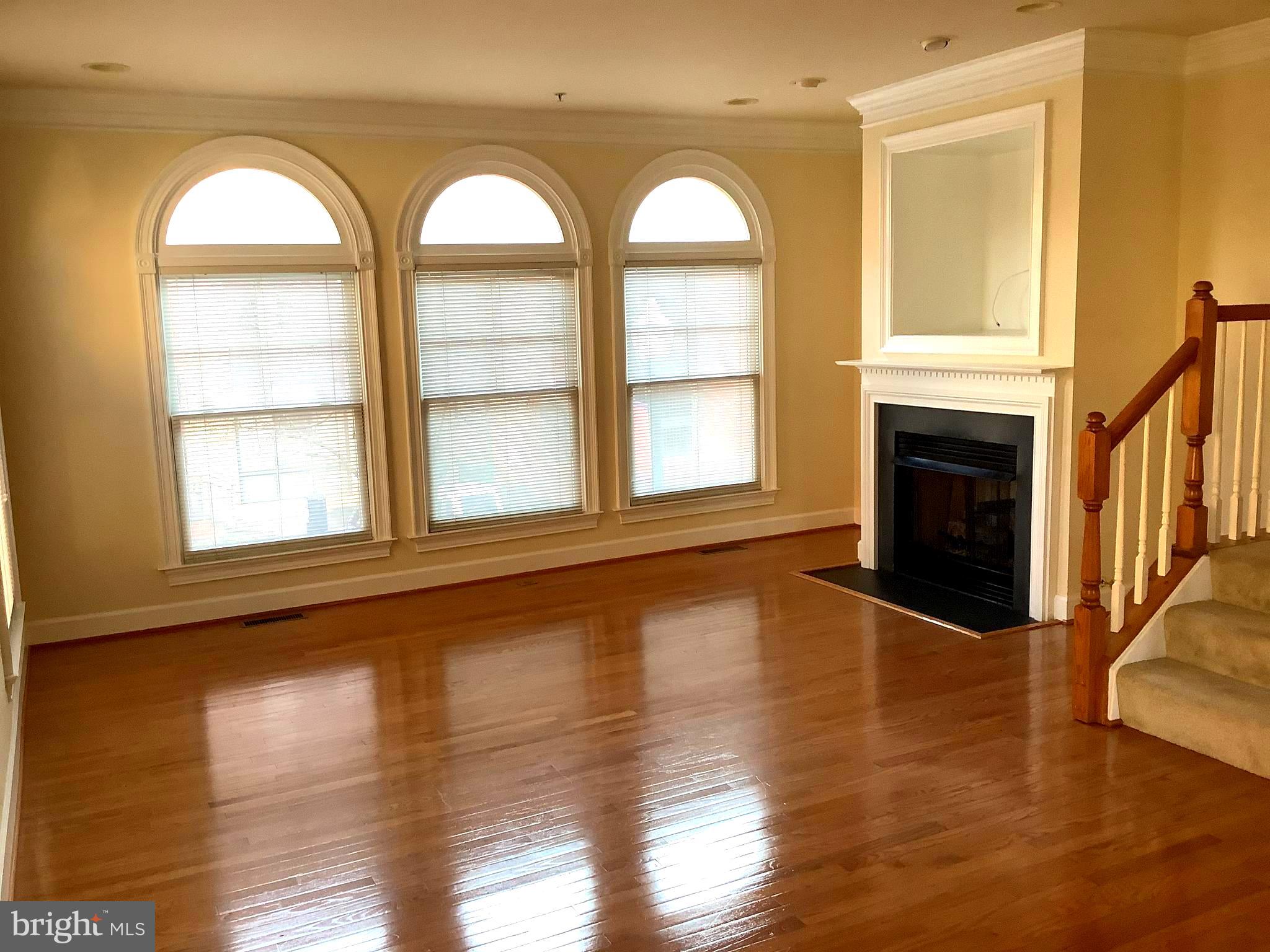 CARLYLE - Residential Lease