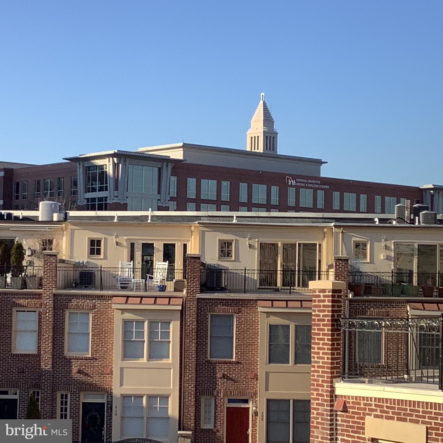 CARLYLE - Residential Lease