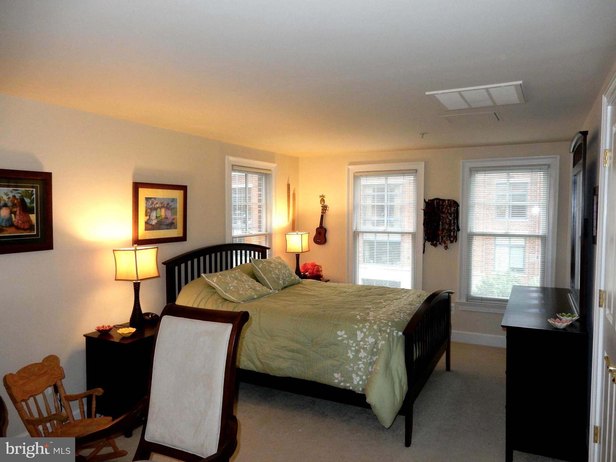 CARLYLE - Residential Lease