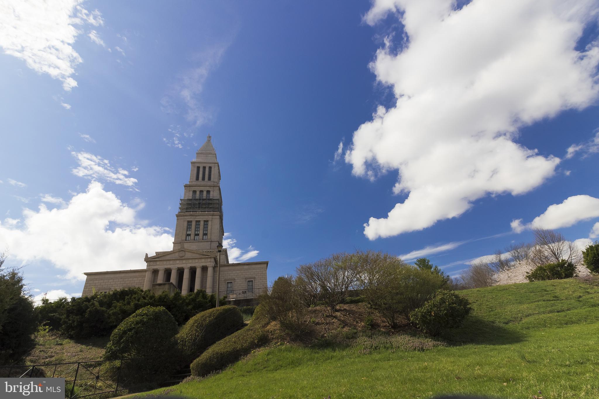 CARLYLE - Residential Lease