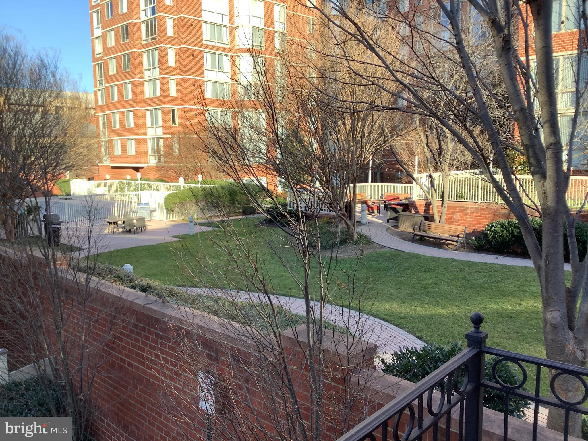 CARLYLE - Residential Lease