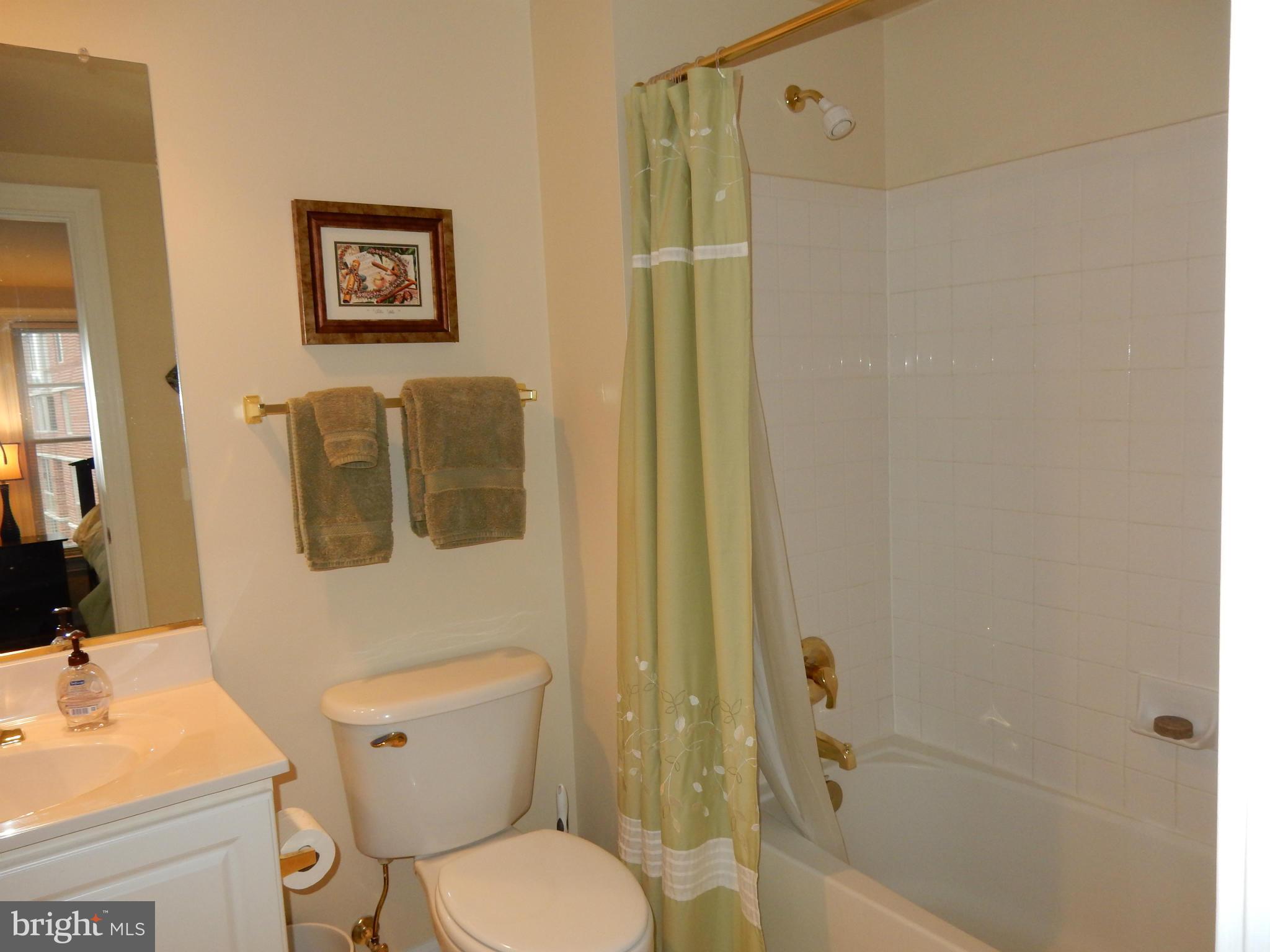 CARLYLE - Residential Lease