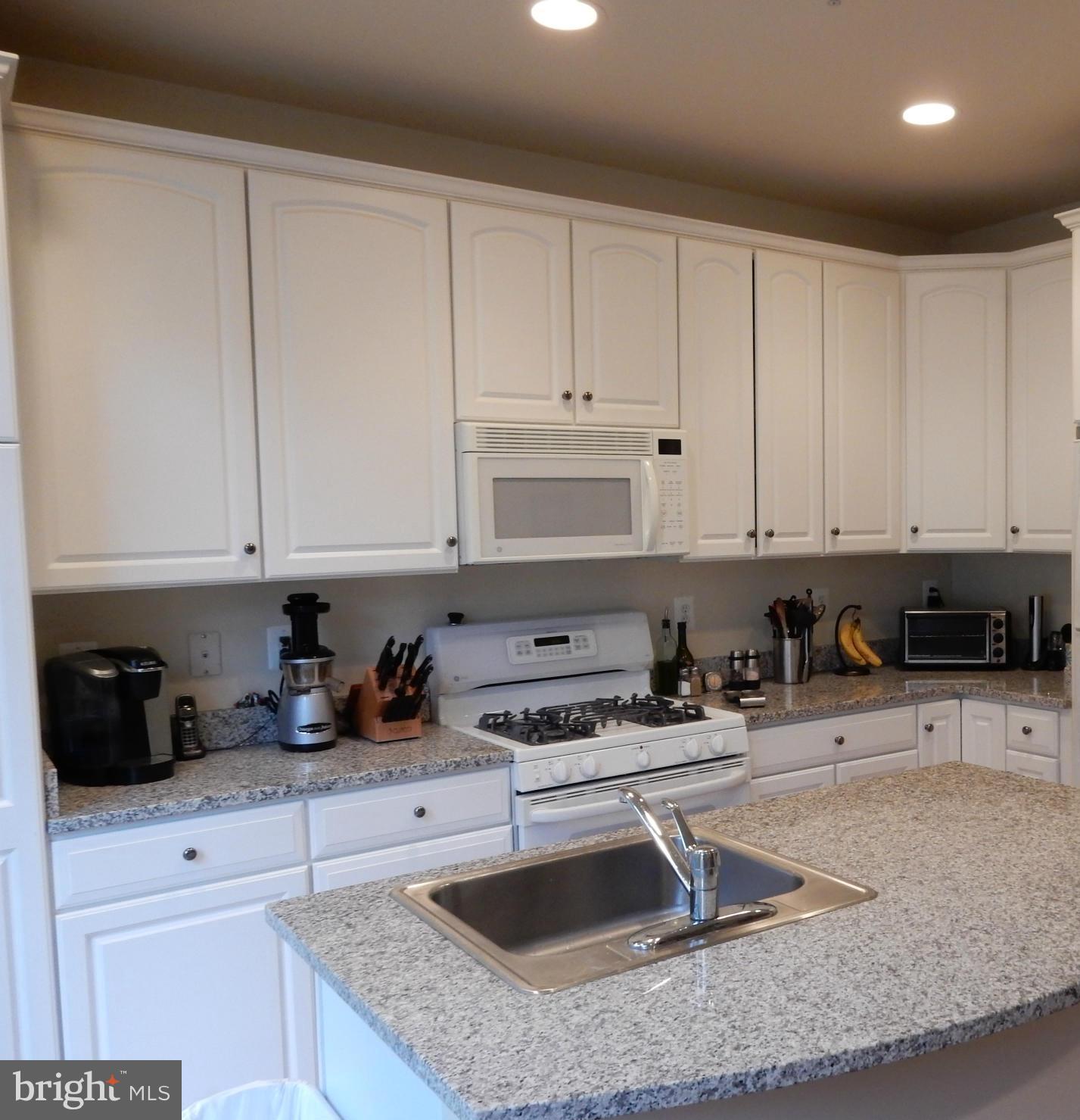 CARLYLE - Residential Lease