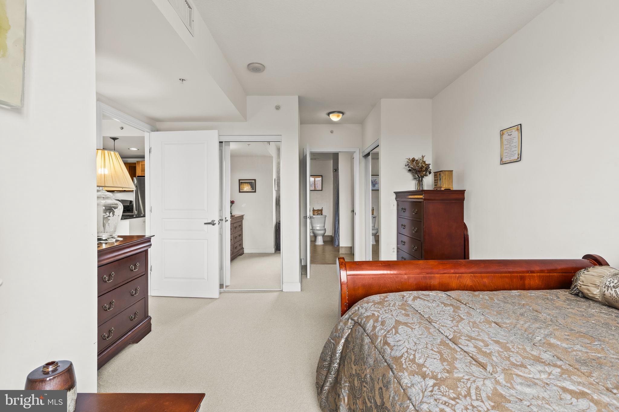 MIDTOWN ALEXANDRIA STATION CONDOMINIUM - Residential