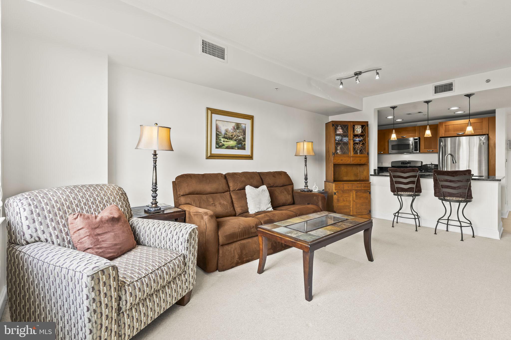 MIDTOWN ALEXANDRIA STATION CONDOMINIUM - Residential