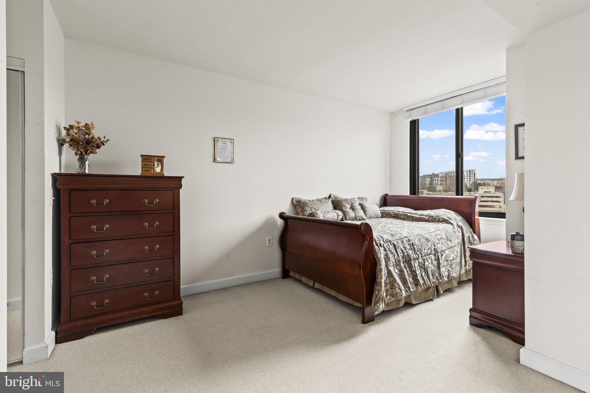 MIDTOWN ALEXANDRIA STATION CONDOMINIUM - Residential