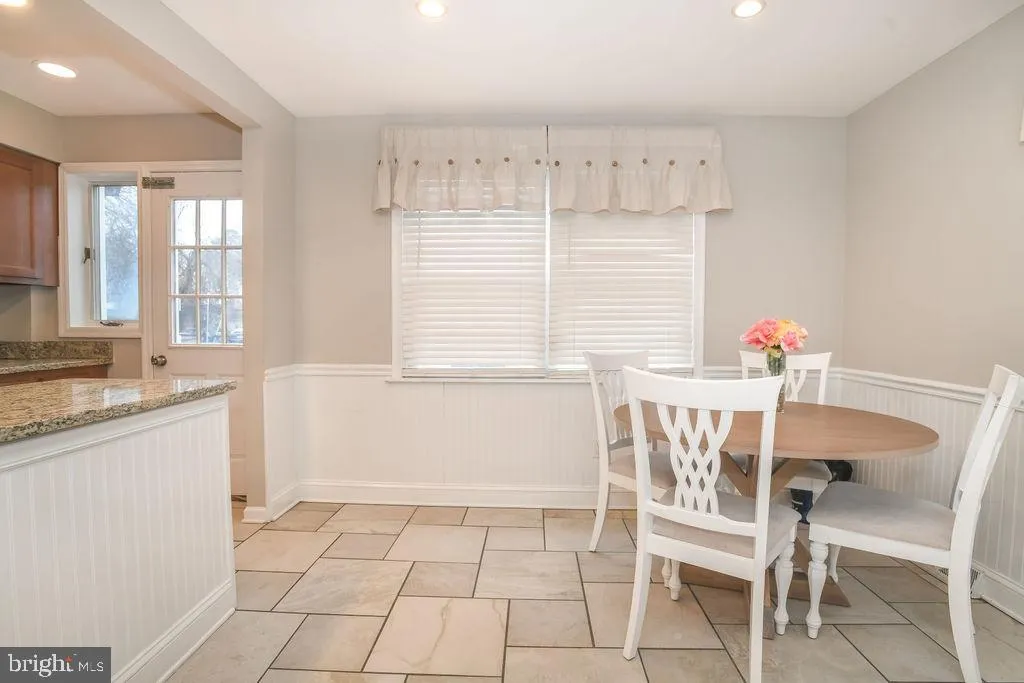 Wilmington, Delaware 19805, United States, 3 Bedrooms Bedrooms, ,2 BathroomsBathrooms,Residential,Contingent,4942