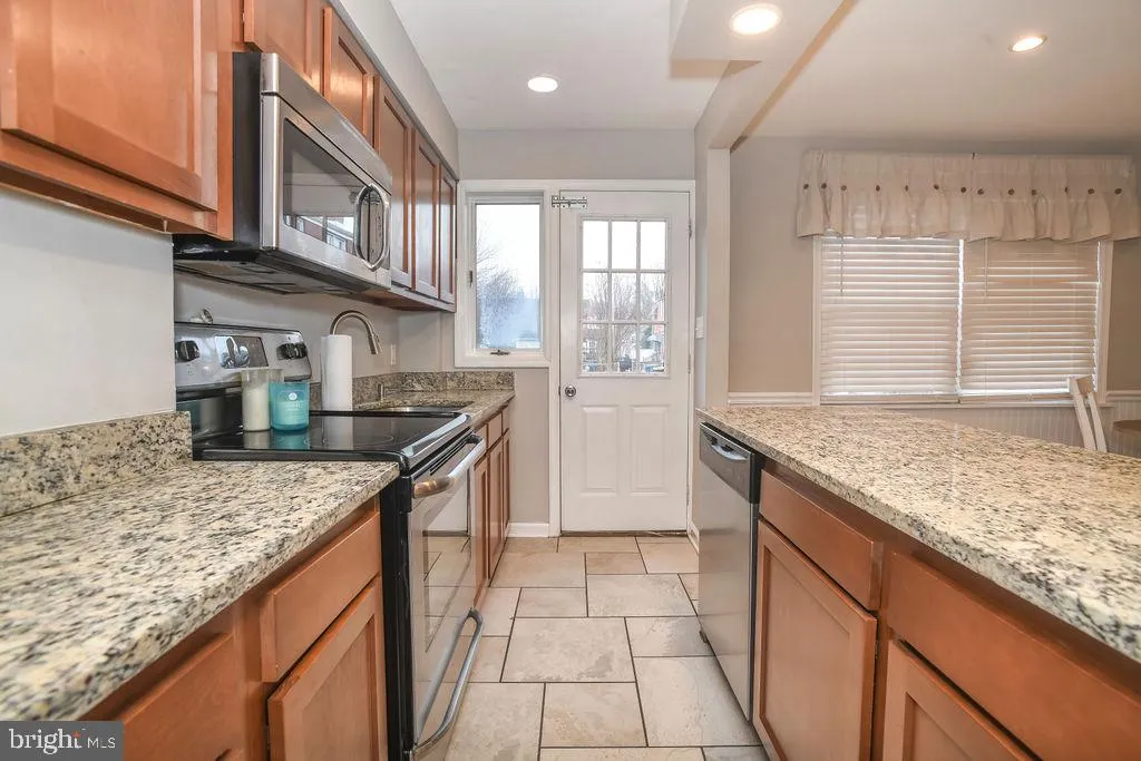 Wilmington, Delaware 19805, United States, 3 Bedrooms Bedrooms, ,2 BathroomsBathrooms,Residential,Contingent,4942