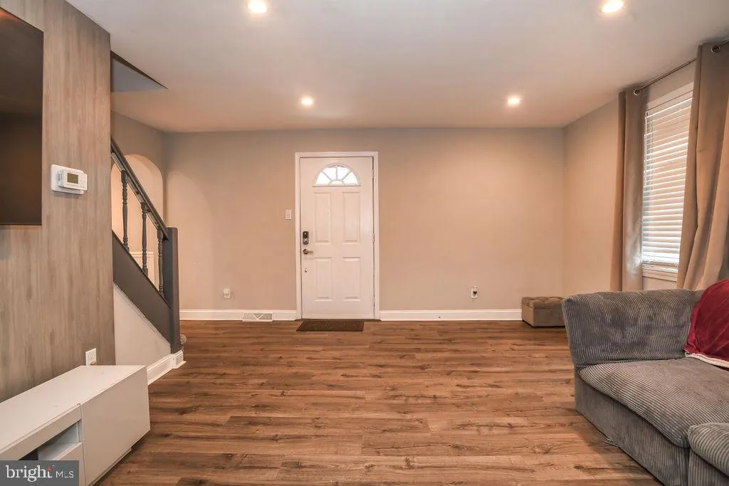 Wilmington, Delaware 19805, United States, 3 Bedrooms Bedrooms, ,2 BathroomsBathrooms,Residential,Contingent,4942