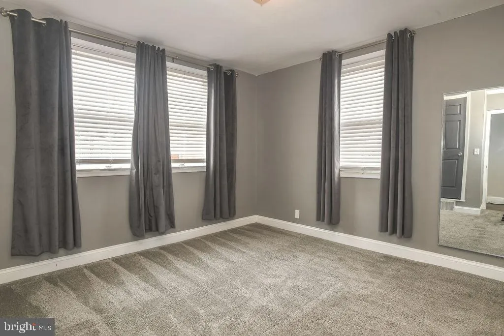 Wilmington, Delaware 19805, United States, 3 Bedrooms Bedrooms, ,2 BathroomsBathrooms,Residential,Contingent,4942