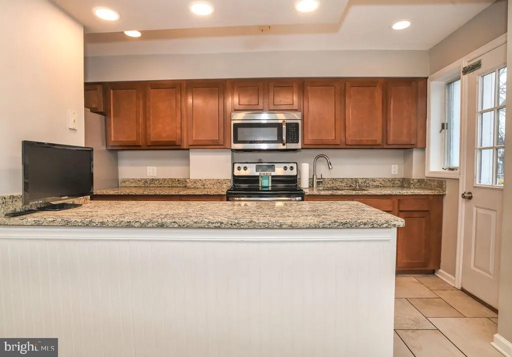 Wilmington, Delaware 19805, United States, 3 Bedrooms Bedrooms, ,2 BathroomsBathrooms,Residential,Contingent,4942