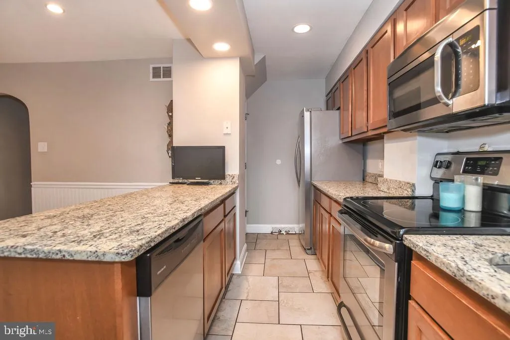 Wilmington, Delaware 19805, United States, 3 Bedrooms Bedrooms, ,2 BathroomsBathrooms,Residential,Contingent,4942