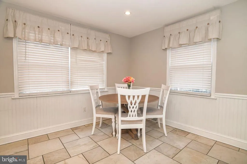 Wilmington, Delaware 19805, United States, 3 Bedrooms Bedrooms, ,2 BathroomsBathrooms,Residential,Contingent,4942