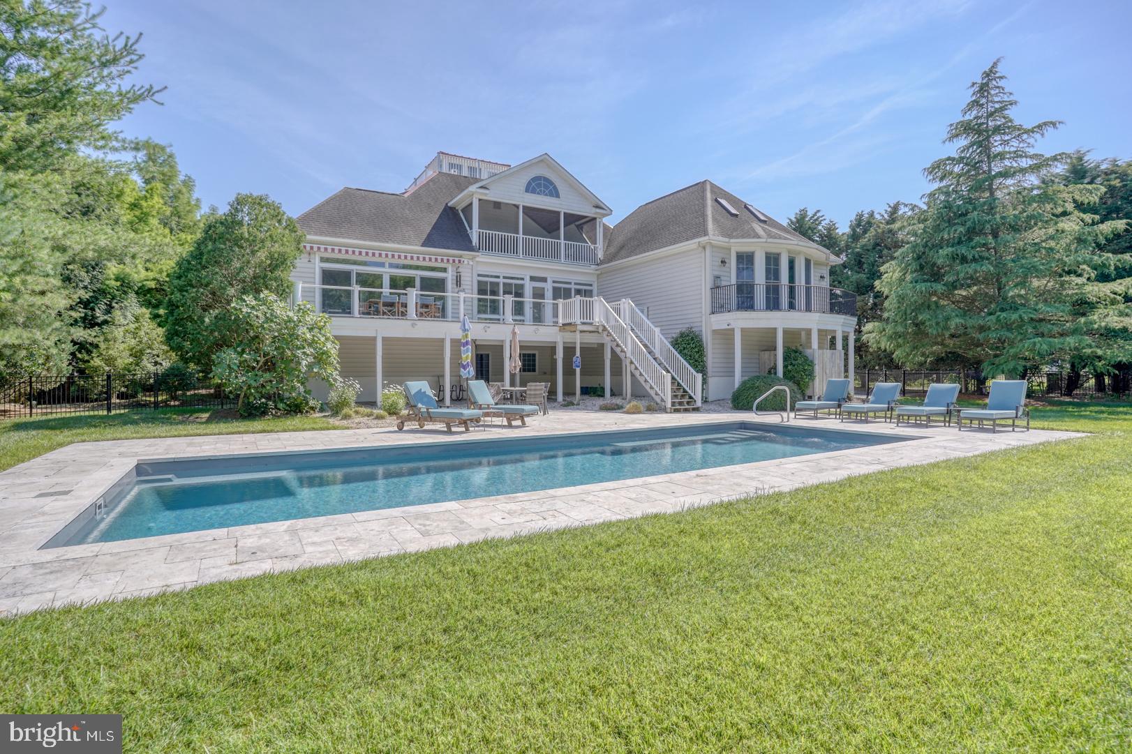 WOLFE POINTE - Residential