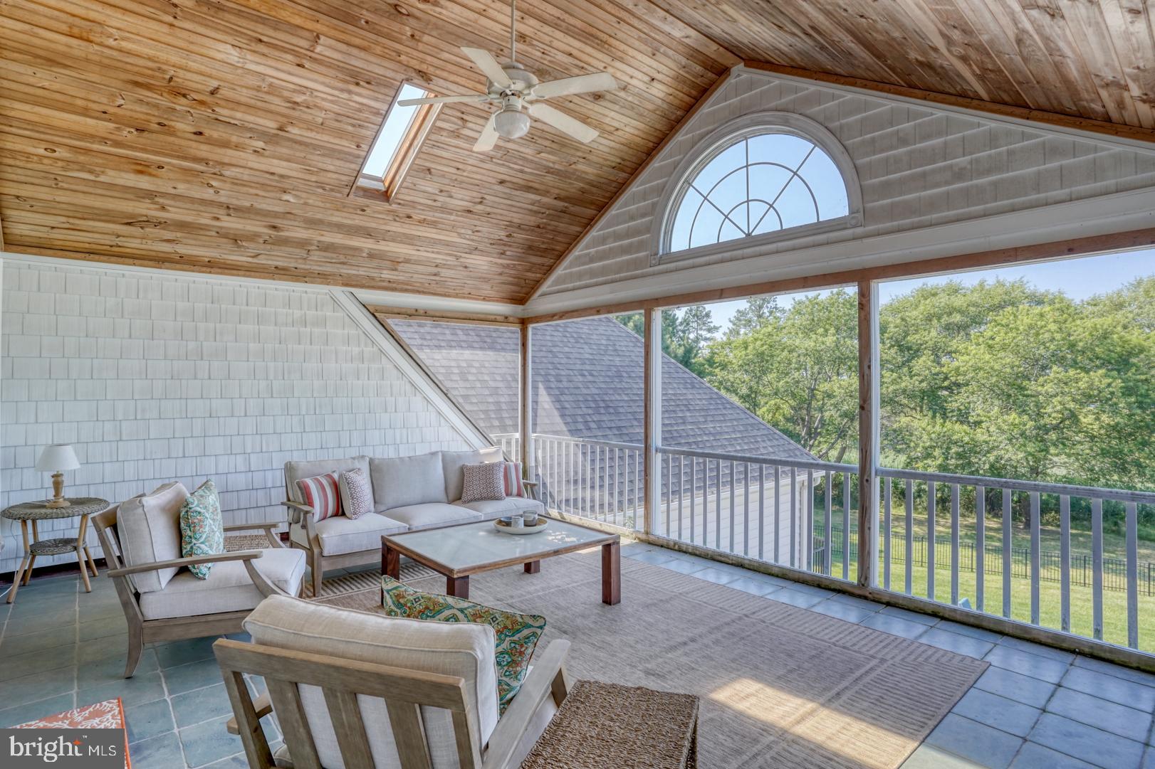 WOLFE POINTE - Residential