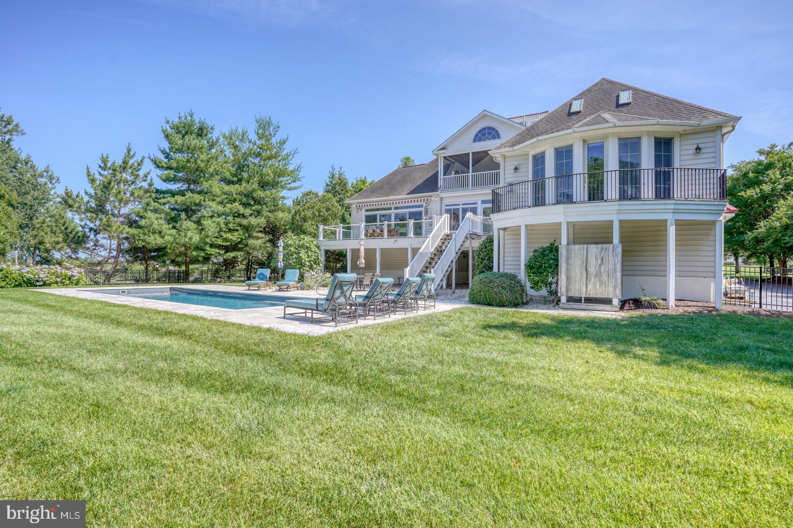 WOLFE POINTE - Residential