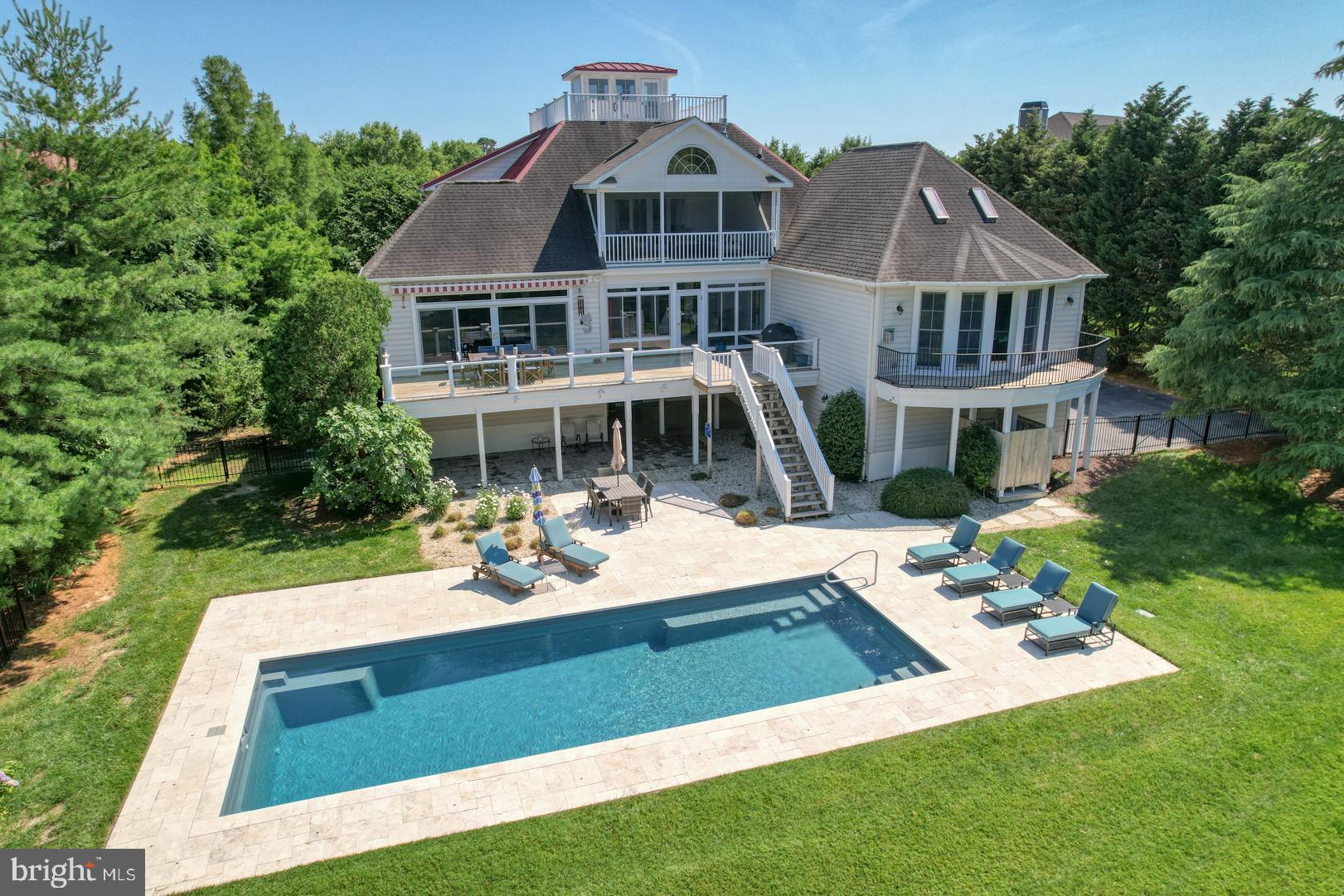 WOLFE POINTE - Residential