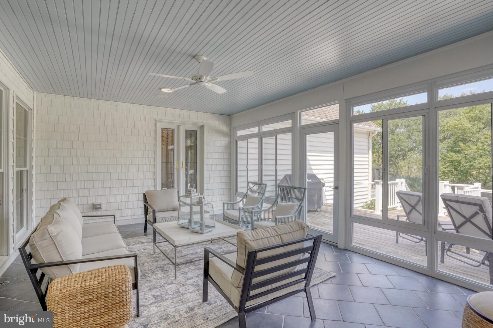 WOLFE POINTE - Residential