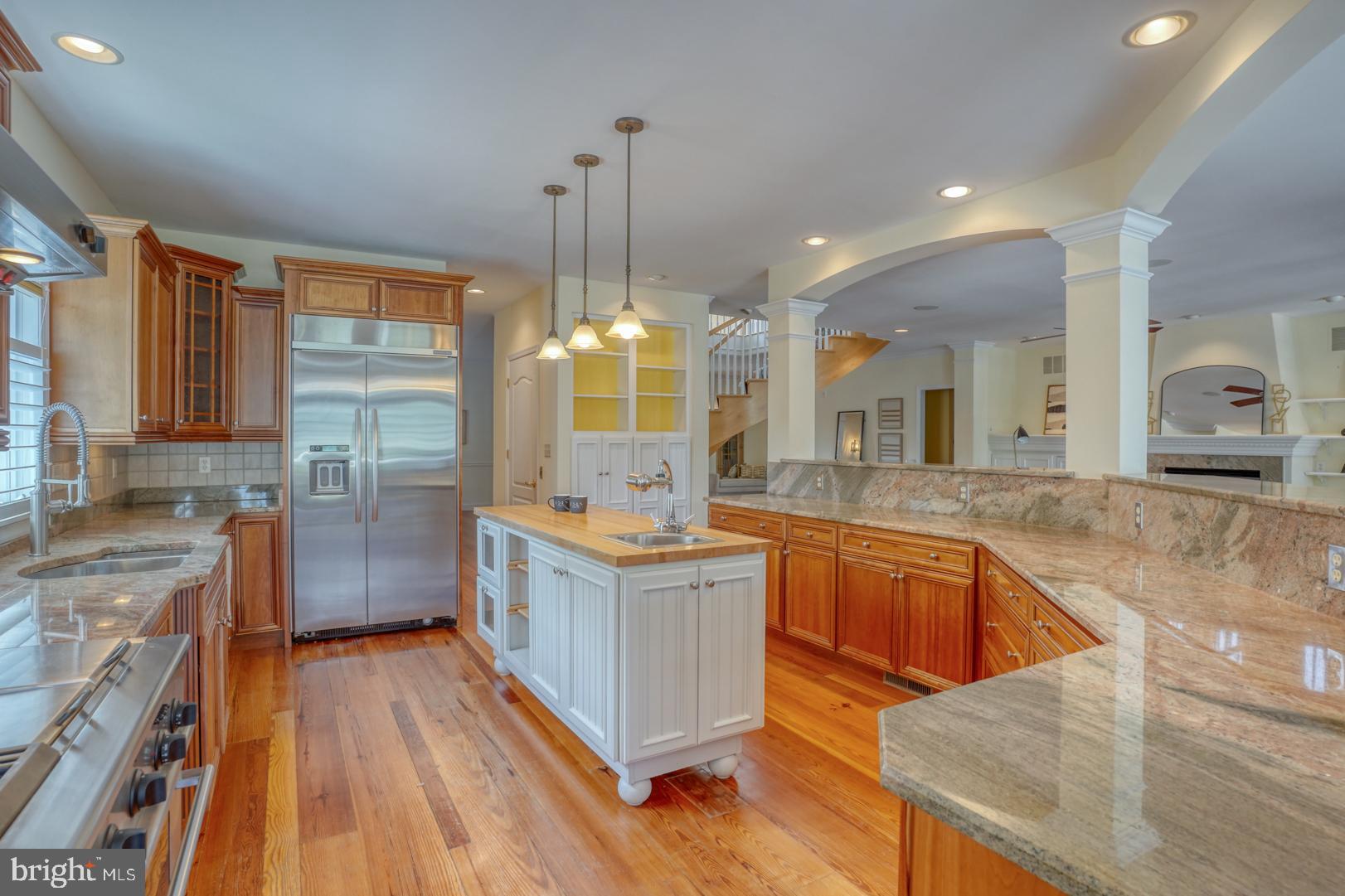 WOLFE POINTE - Residential