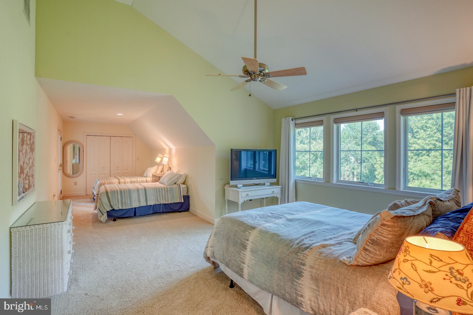 WOLFE POINTE - Residential