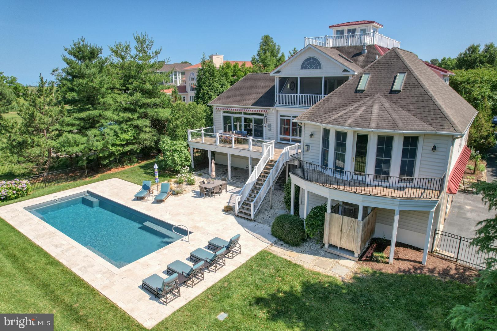 WOLFE POINTE - Residential