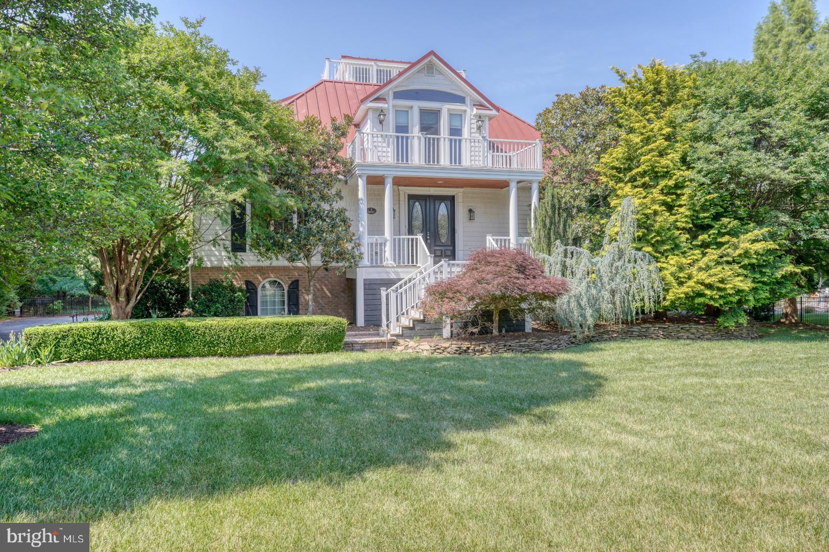 WOLFE POINTE - Residential