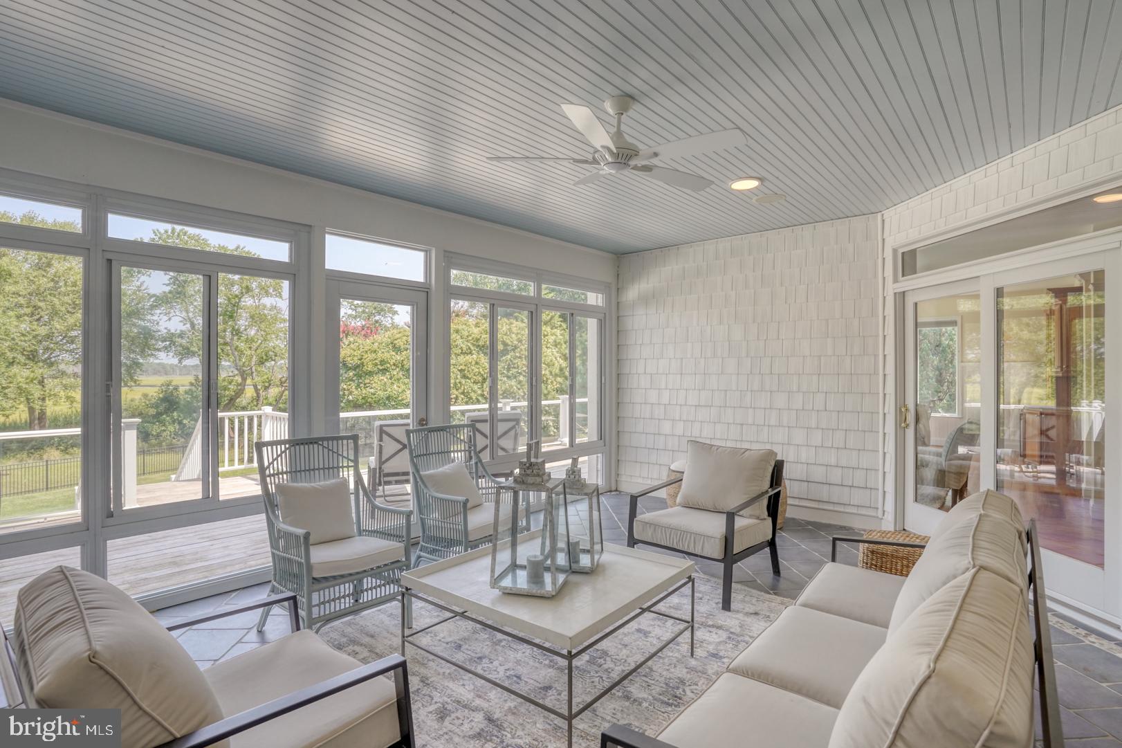 WOLFE POINTE - Residential