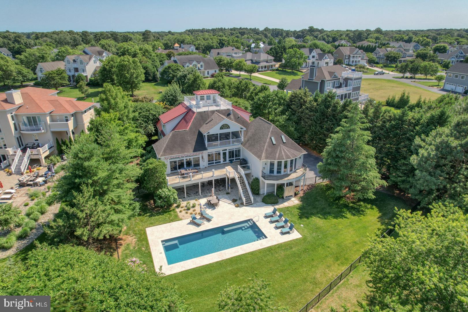 WOLFE POINTE - Residential