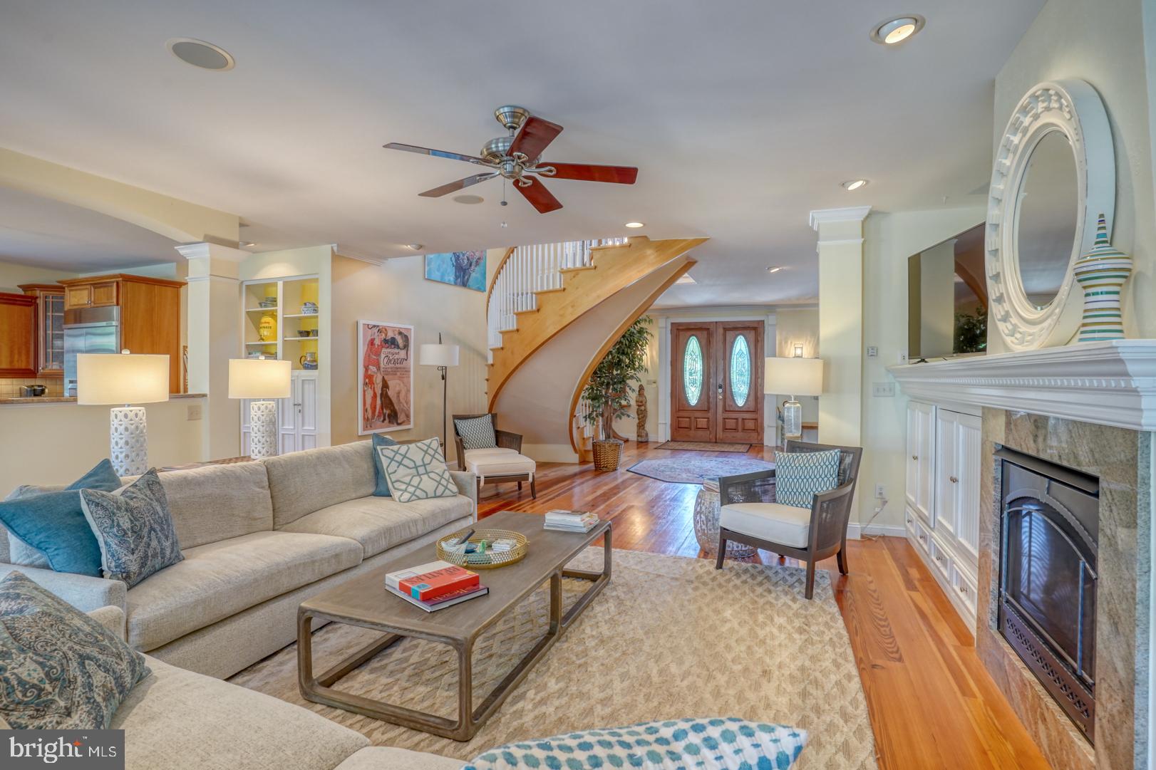 WOLFE POINTE - Residential