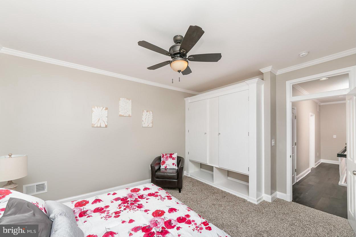 HIGHLANDTOWN - Residential