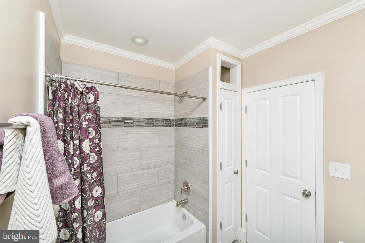 HIGHLANDTOWN - Residential