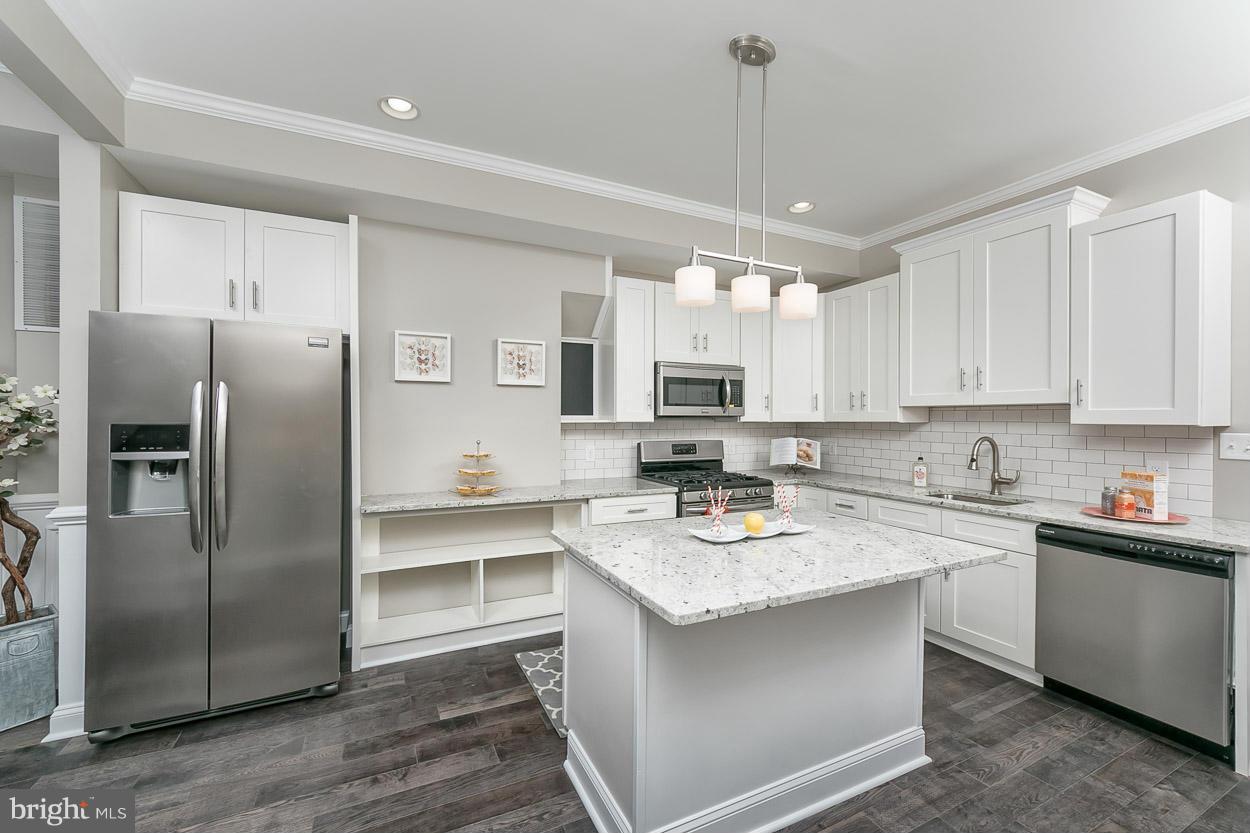 HIGHLANDTOWN - Residential