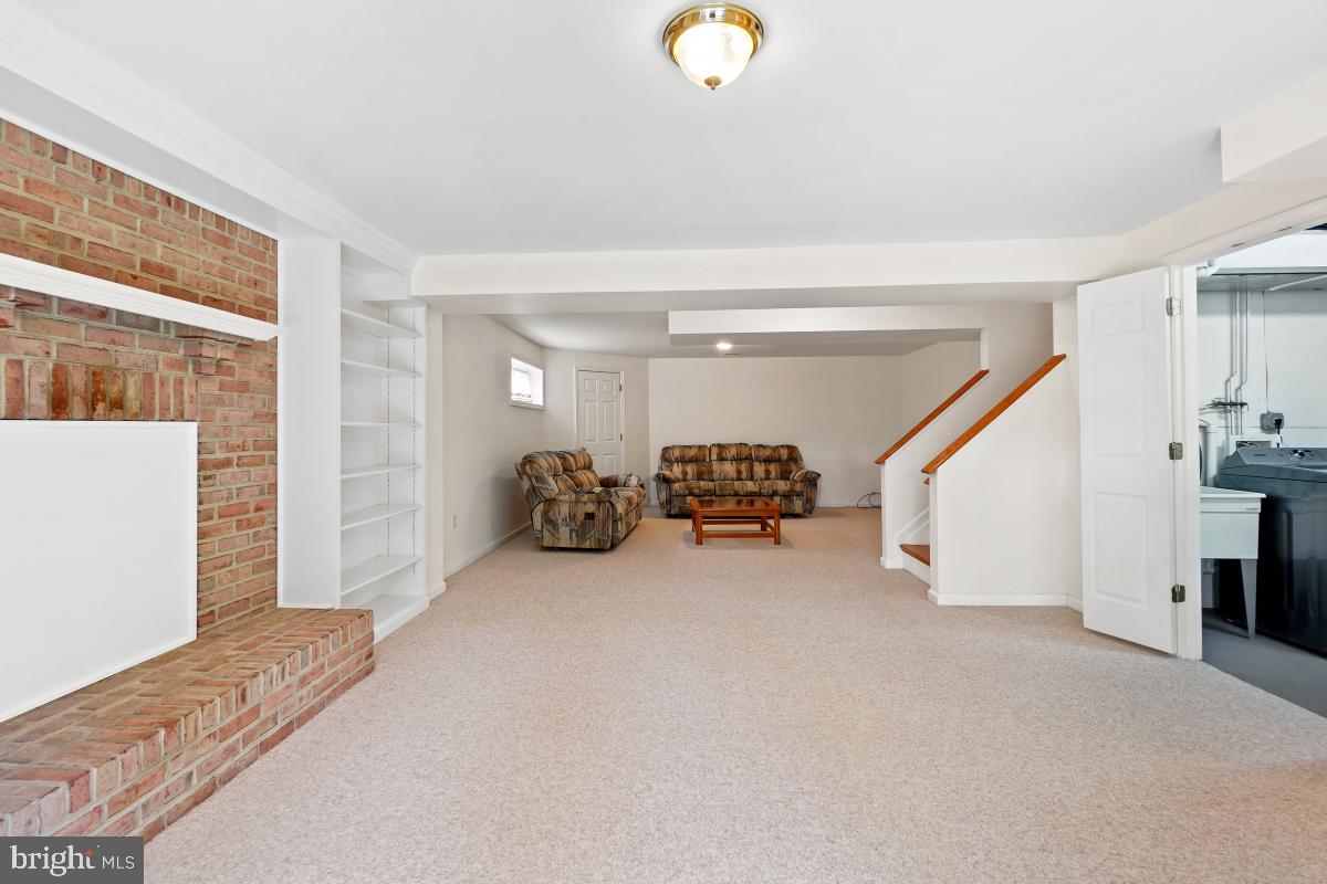 WALKER HILL - Residential