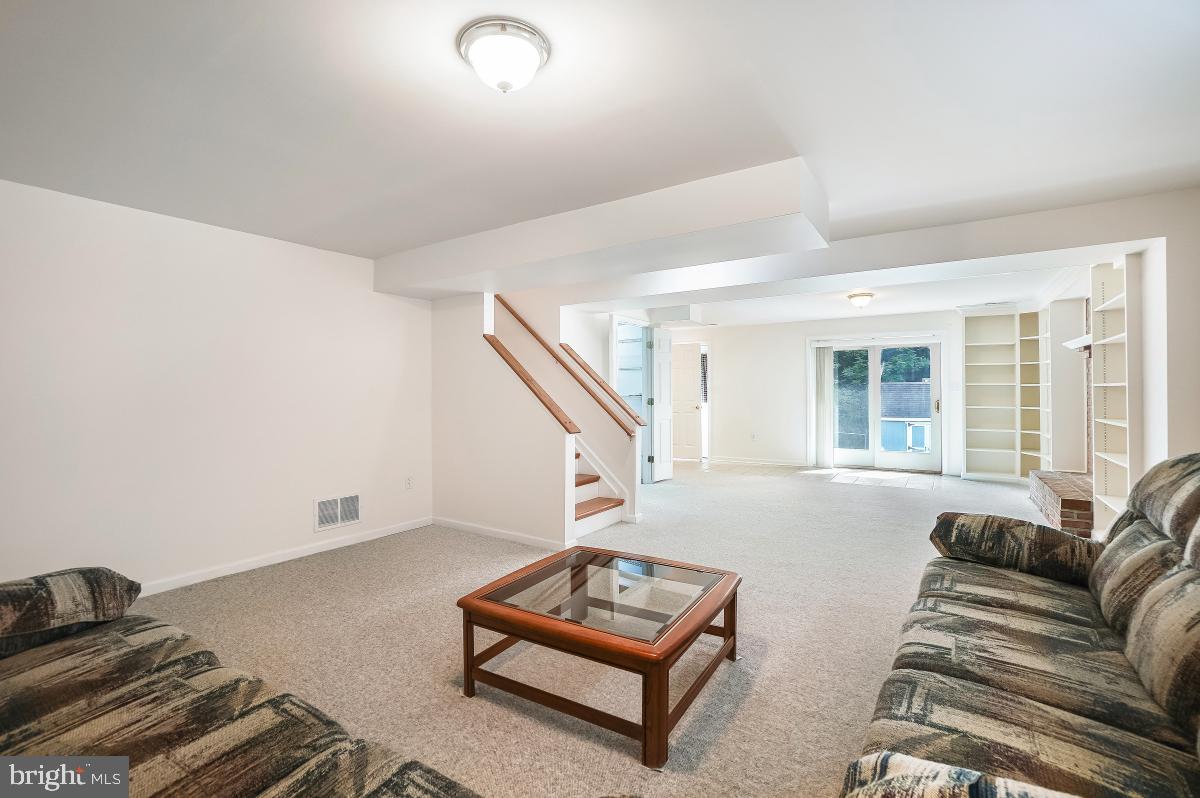 WALKER HILL - Residential