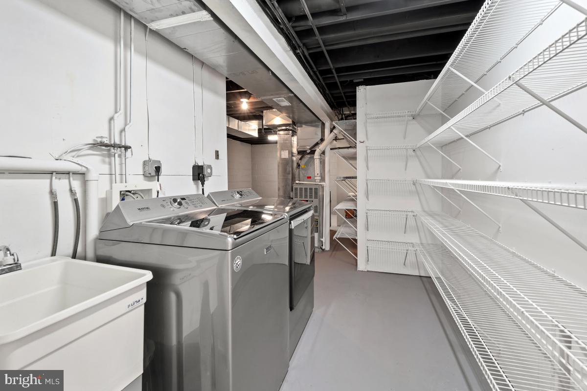 WALKER HILL - Residential