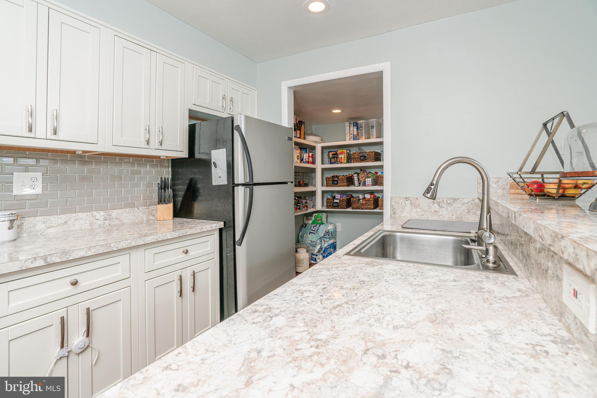 BEECHWOOD SQUARE - Residential