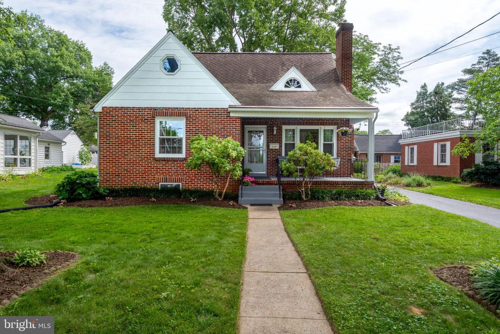 Photo of 111 N Grant Street, MANHEIM, PA 17545 (MLS # PALA2073336)