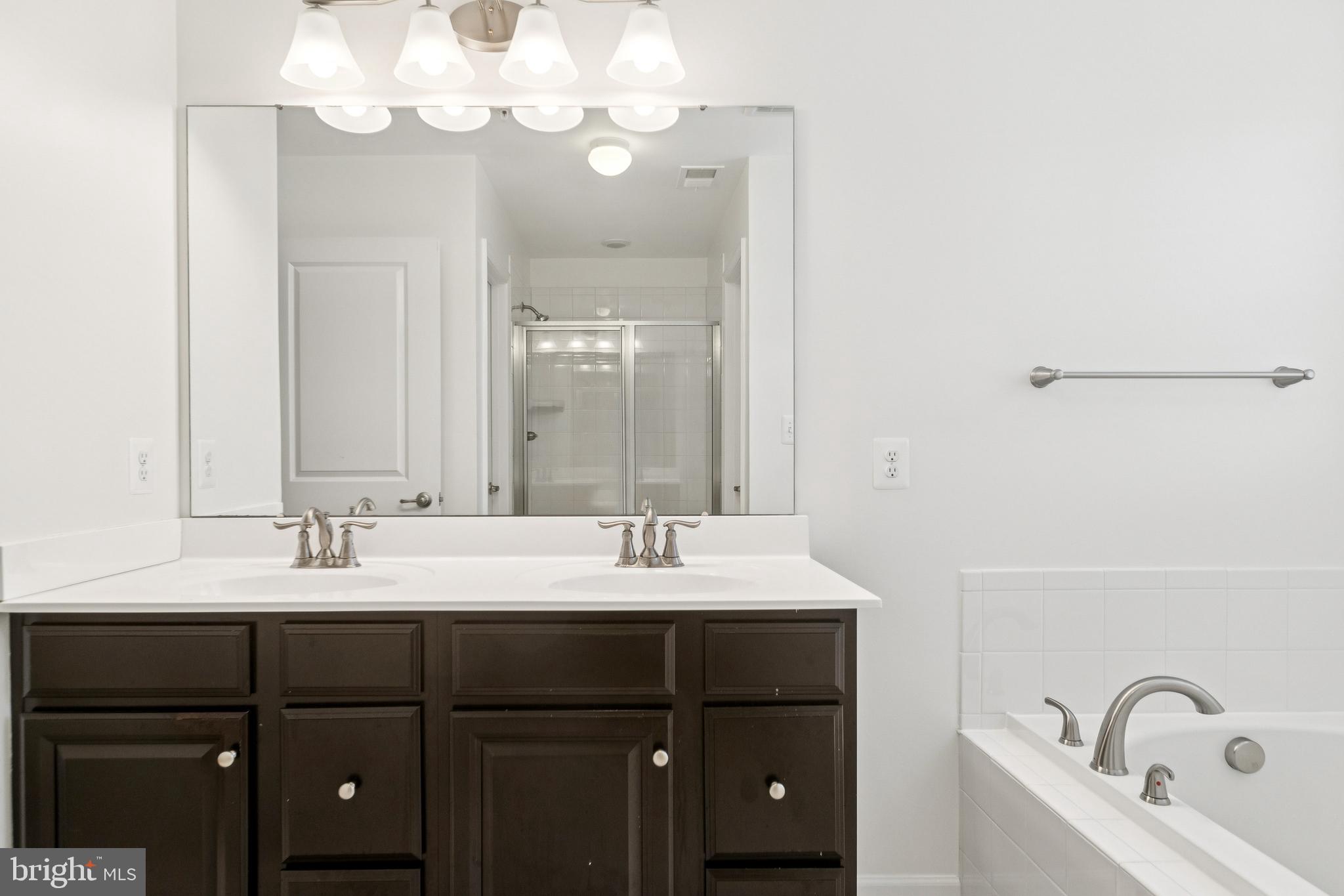 OAK CREEK CLUB - Residential