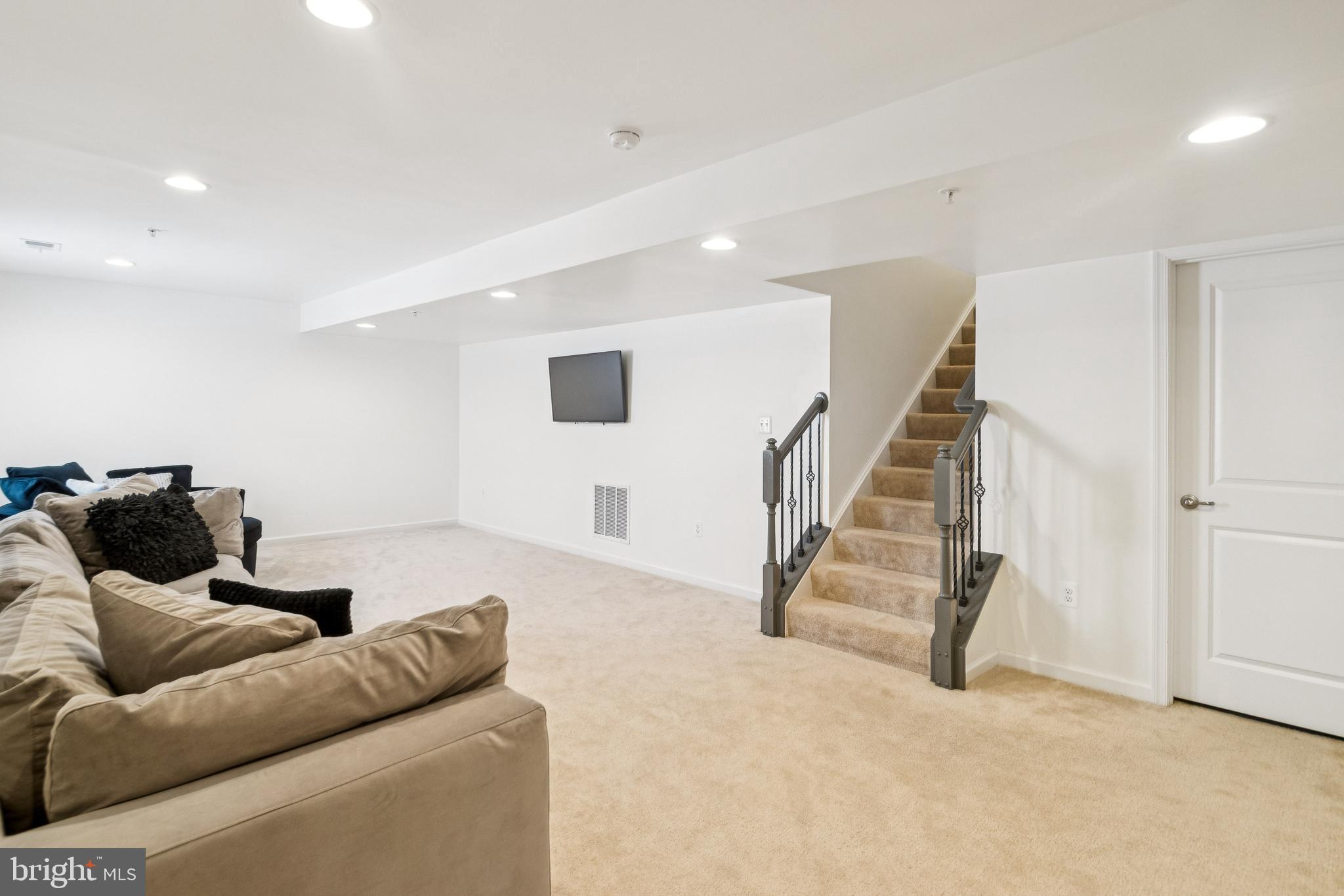 OAK CREEK CLUB - Residential