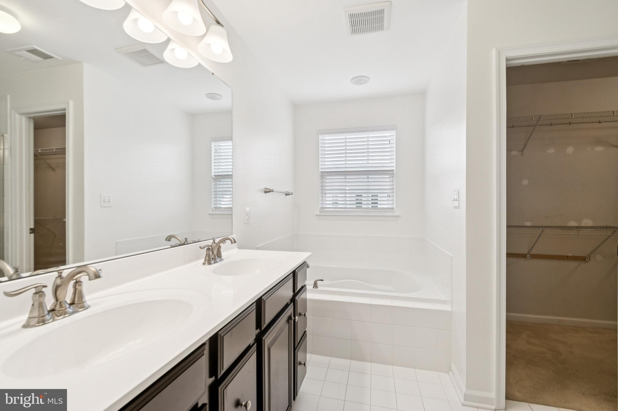 OAK CREEK CLUB - Residential