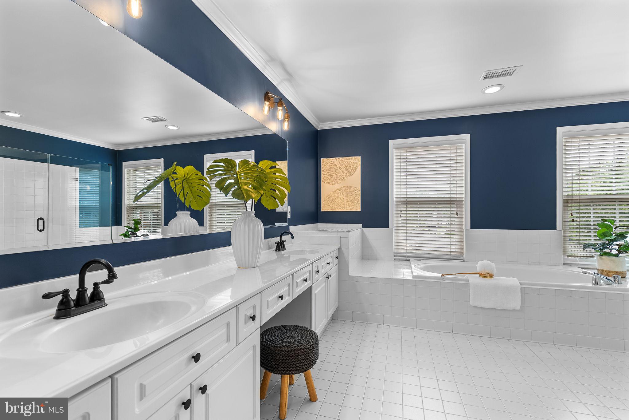 EDGE HILL - Residential