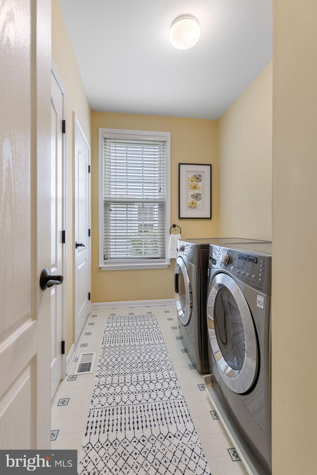 EDGE HILL - Residential