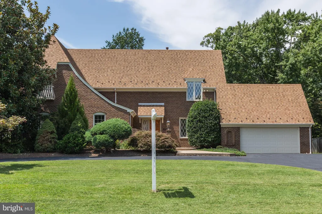 9817 Glenolden Drive, Potomac, MD 20854