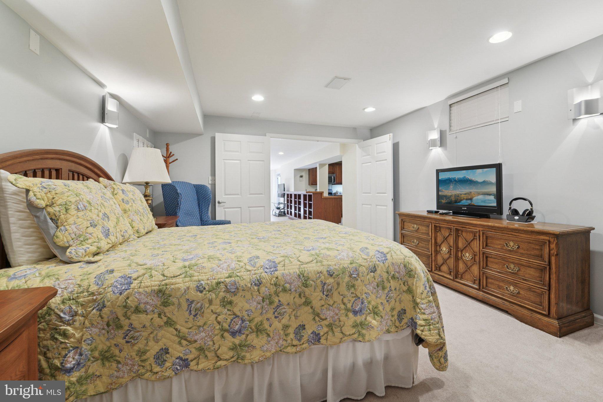 GREEN HILL MANOR - Residential