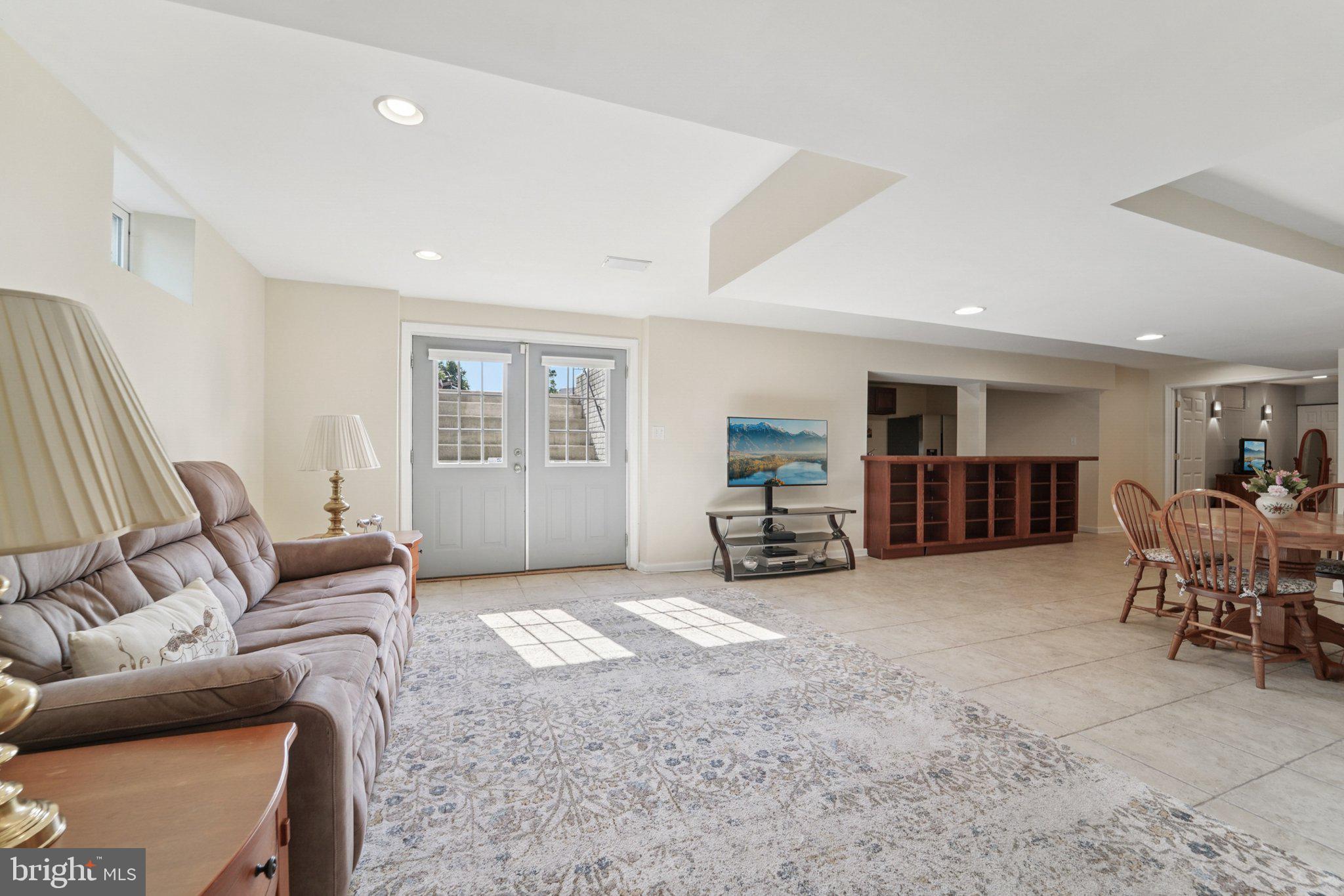 GREEN HILL MANOR - Residential